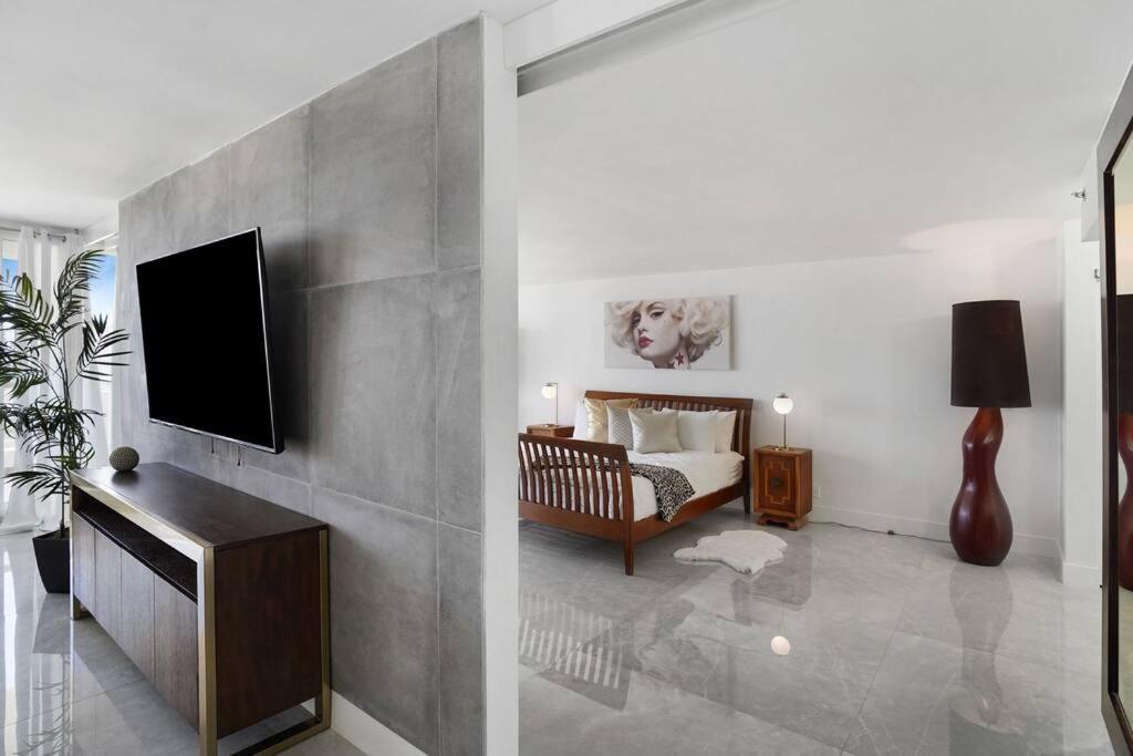 Apartment Classic Beauty! Skyline And Water Views