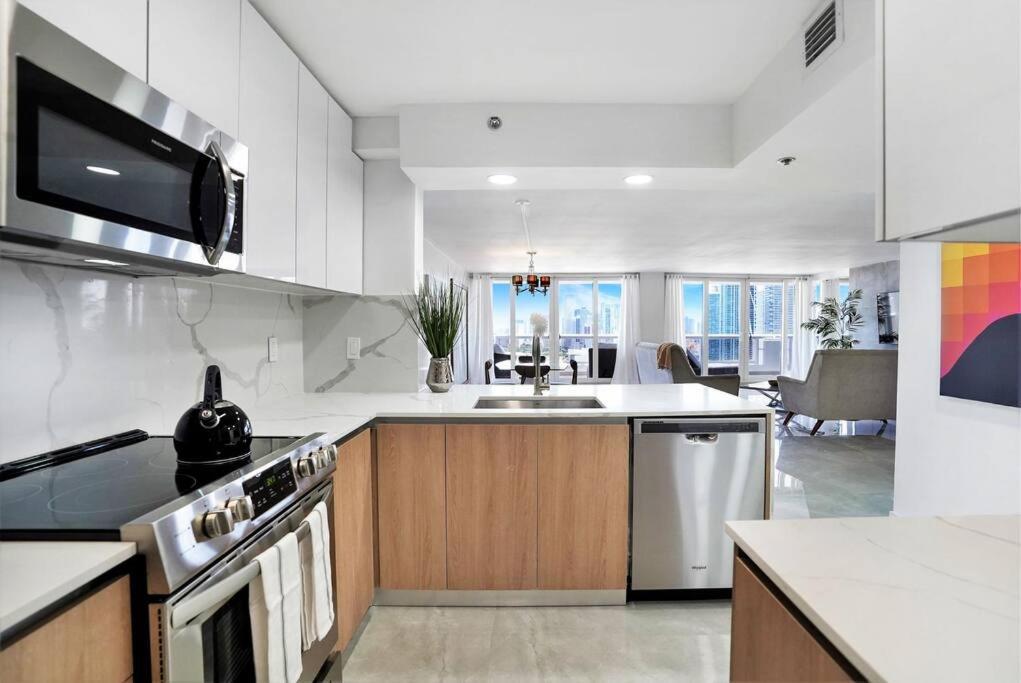 Apartment Classic Beauty! Skyline And Water Views