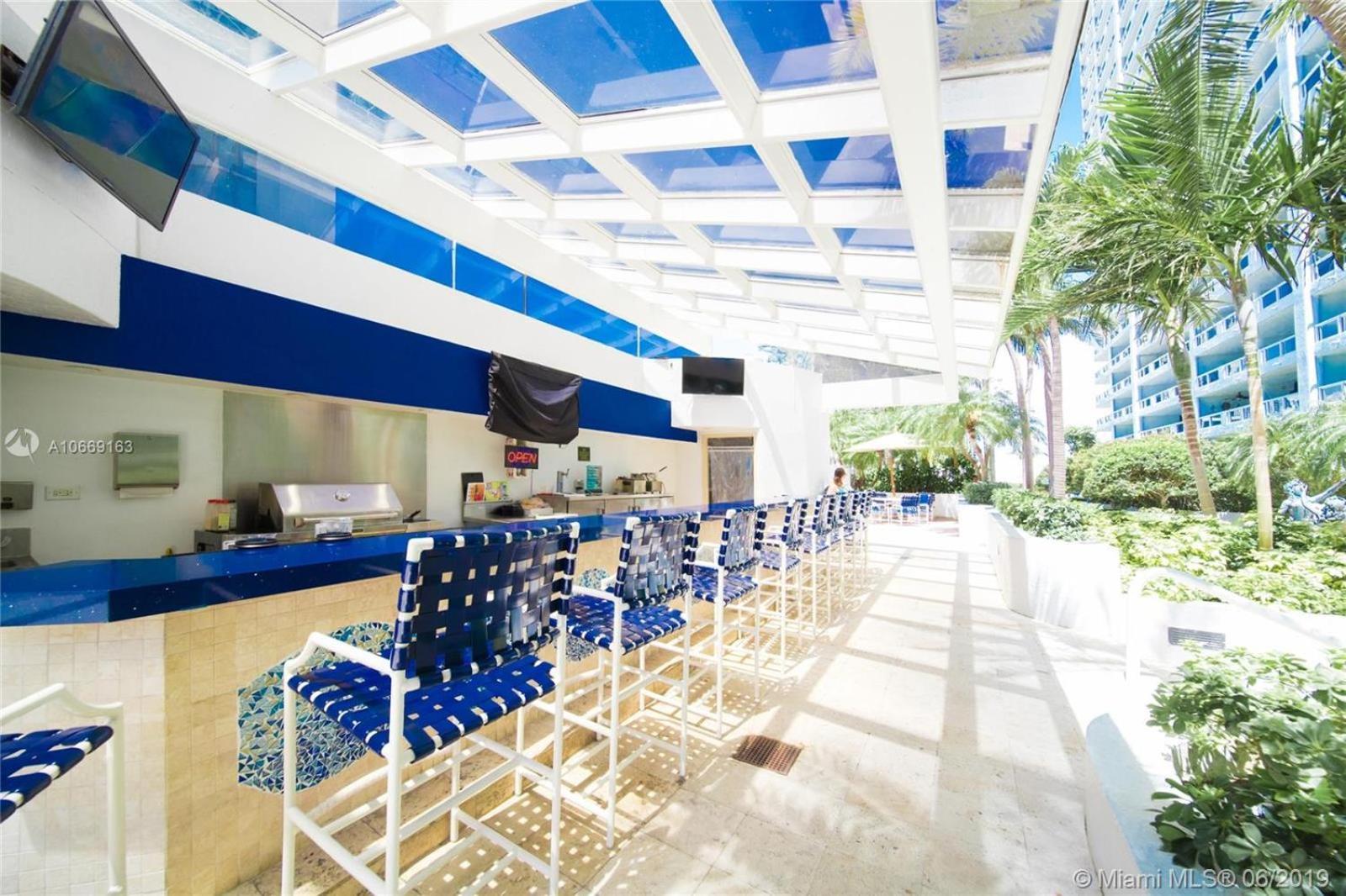 Classic Beauty! Skyline And Water Views Apartment Miami
